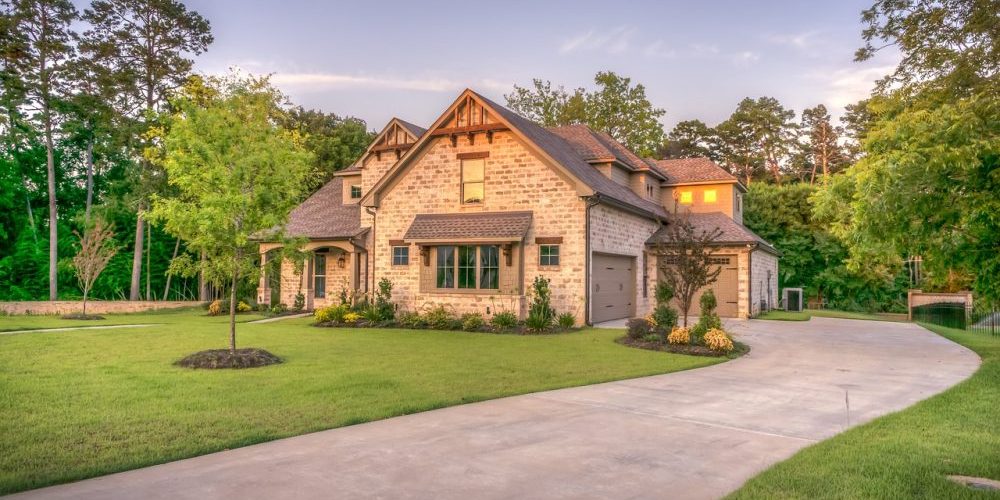 Spend-a-Little-Time-to-Save-a-Lot-of-Money-by-Checking-Your-Homes-Exterior