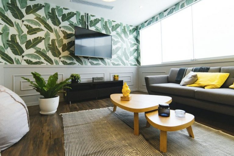 Finding-the-Right-Colors-for-Your-Media-Room