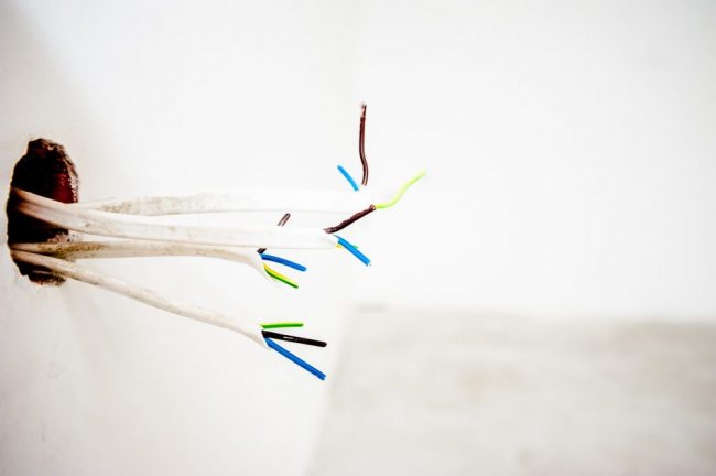Fix-Your-Damaged-Drywall-with-Ease