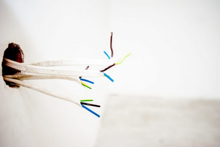 Fix-Your-Damaged-Drywall-with-Ease