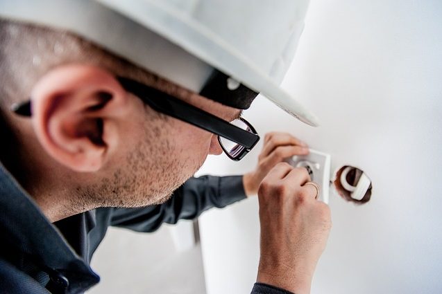 what-to-check-before-you-call-an-electrician