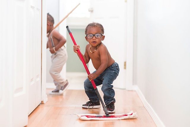 keeping-it-clean-let-your-kids-help-you-declutter