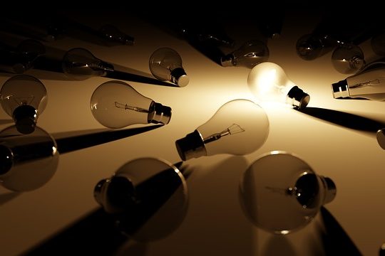 Choosing-the-Best-Kind-of-Light-Bulb