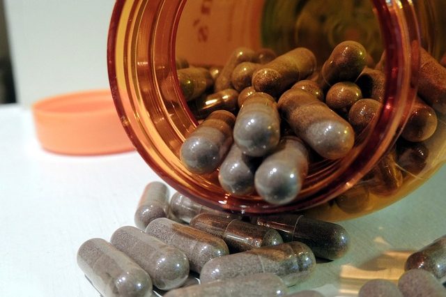drawer-dividers-medicine-organizer