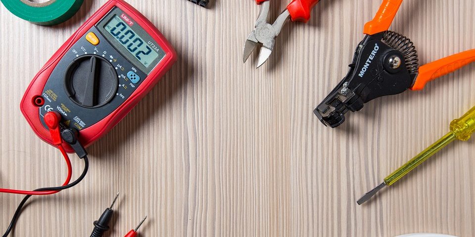 Signs-your-older-home-needs-electrical-repair-Top-Signs-Your-Older-Home-Needs-Electrical-Repair