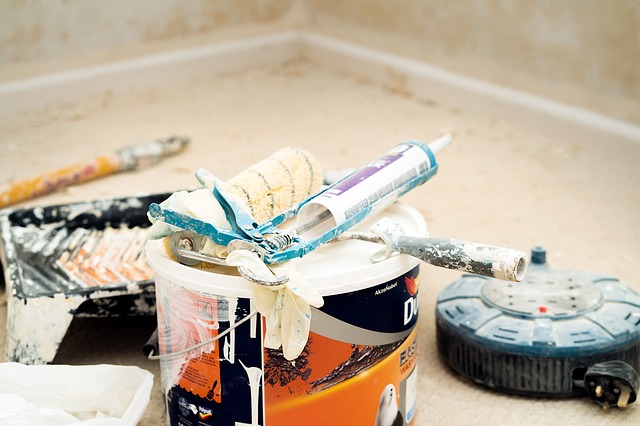 Keep-Air-Inside-with-Caulk