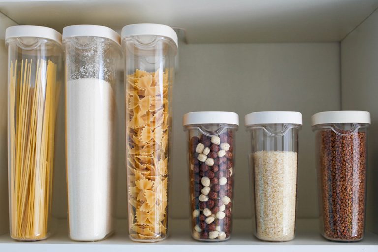 Utilize-Different-Shapes-and-Sizes-in-Your-Pantry