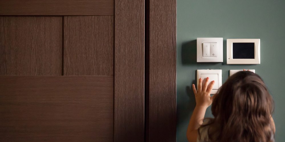 Protect-Your-Children-Around-Outlets