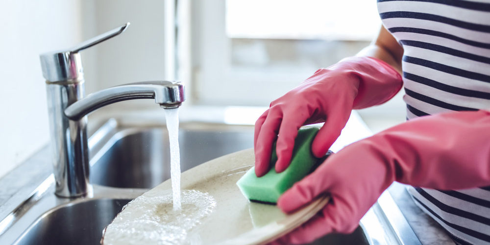 Does-Hand-Washing-Your-Dishes-Save-Energy Does-Hand-Washing-Your-Dishes-Save-Energy