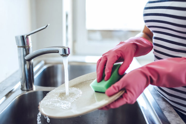 Does-Hand-Washing-Your-Dishes-Save-Energy Does-Hand-Washing-Your-Dishes-Save-Energy